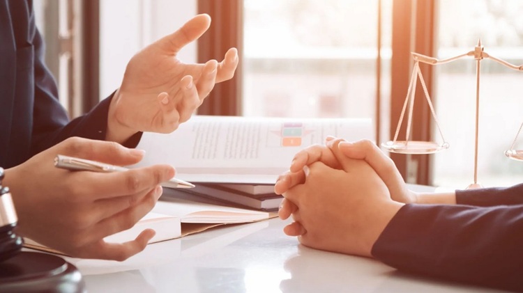 When Should You Hire a Citizenship Lawyer for Your Application